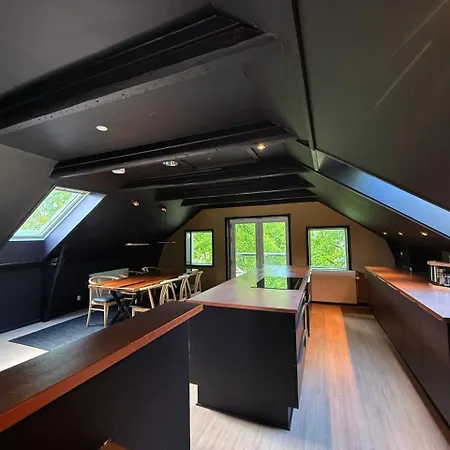 Homestay 4Seasons - Golden Spring Suite *