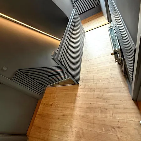 Homestay 4Seasons - Golden Spring Suite